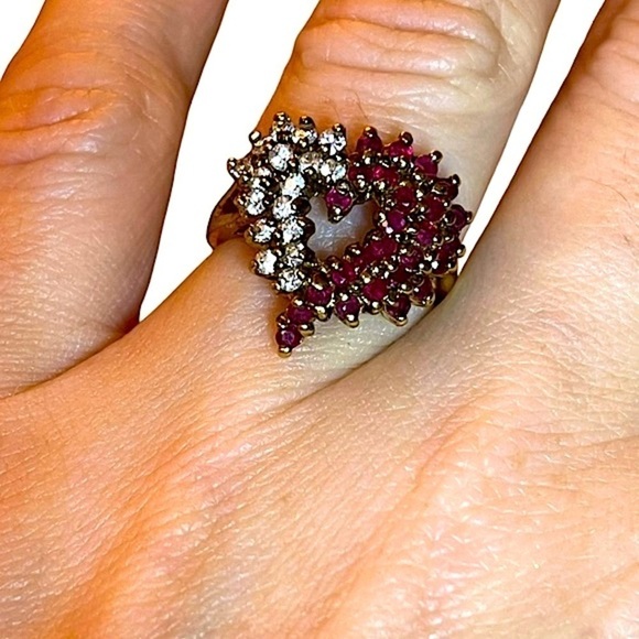 Estate Gold Vermeil 925 Sterling Silver Ruby & CZ Cluster Heart Cocktail Ring - Picture 3 of 9